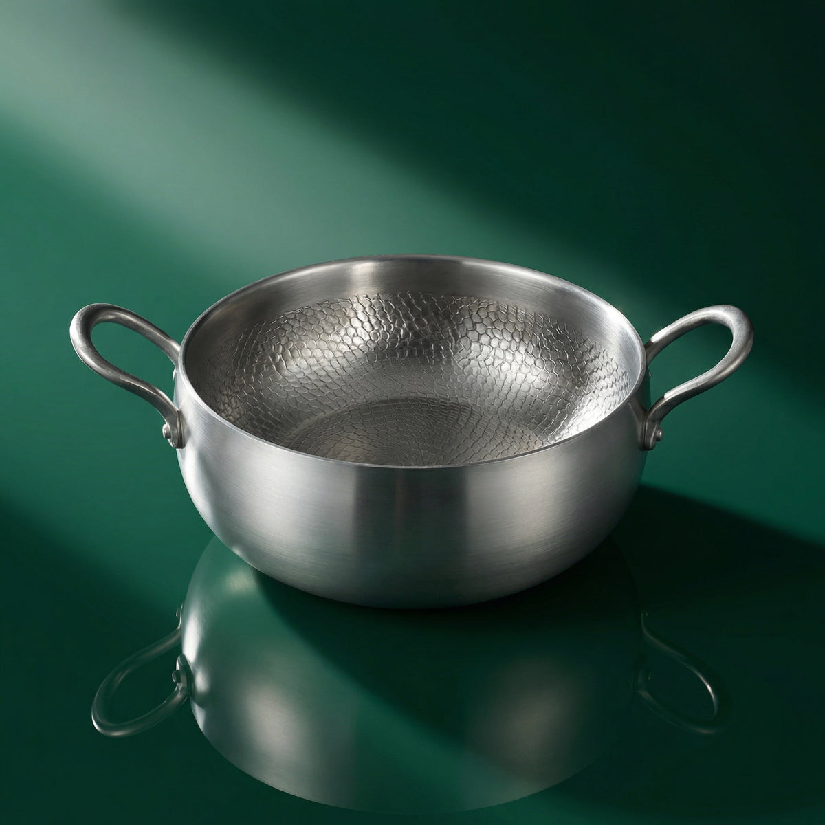 Tiefer Titan-Topf 28 cm – handgehämmert