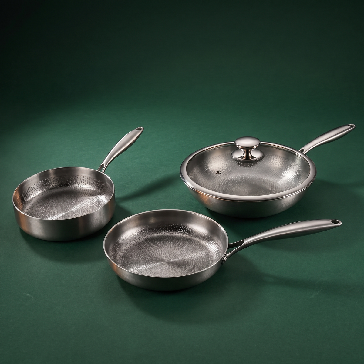 Handgehämmertes Titan-Pfannenset – 3-teilig + Deckel