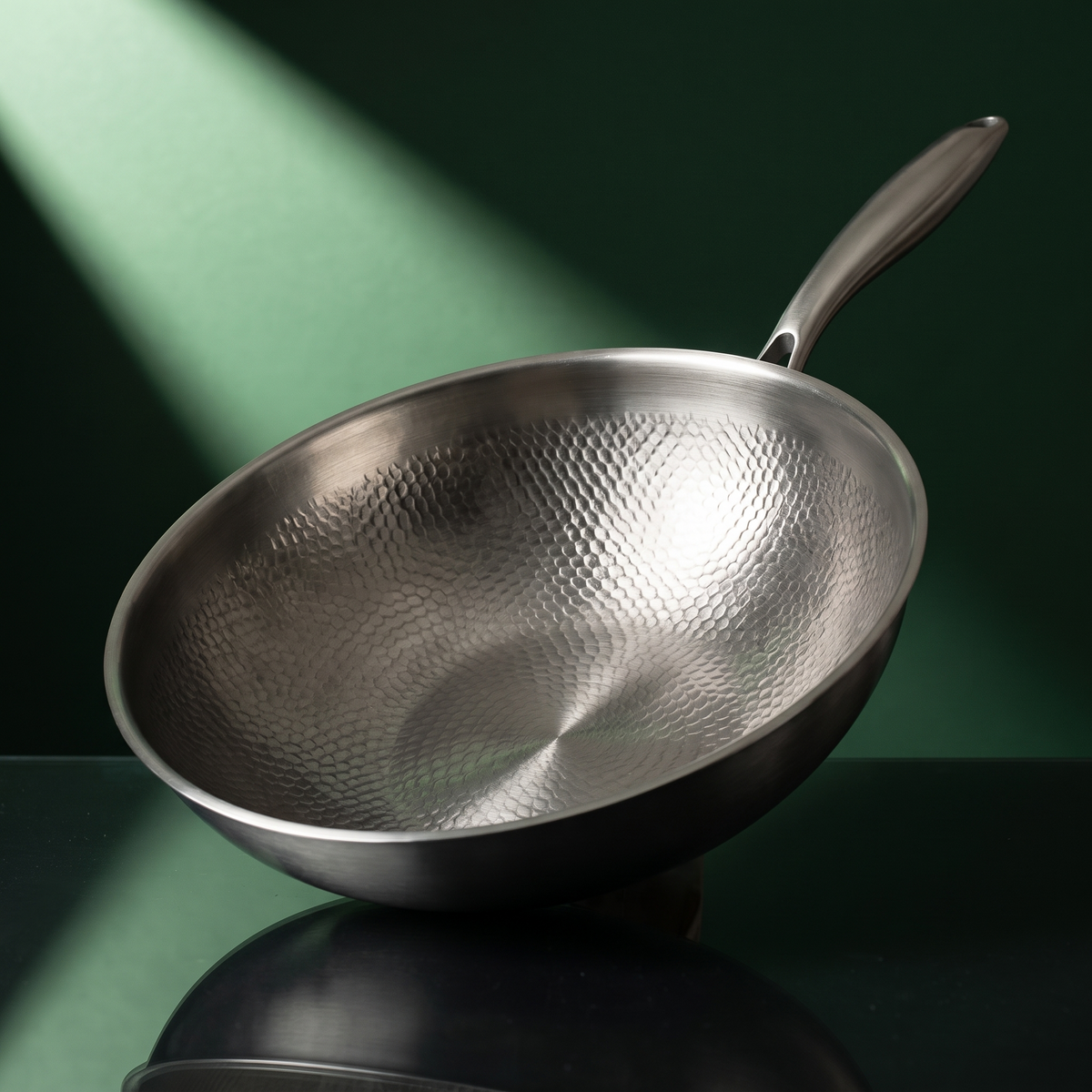 Titan-Wok 30 cm – handgehämmert